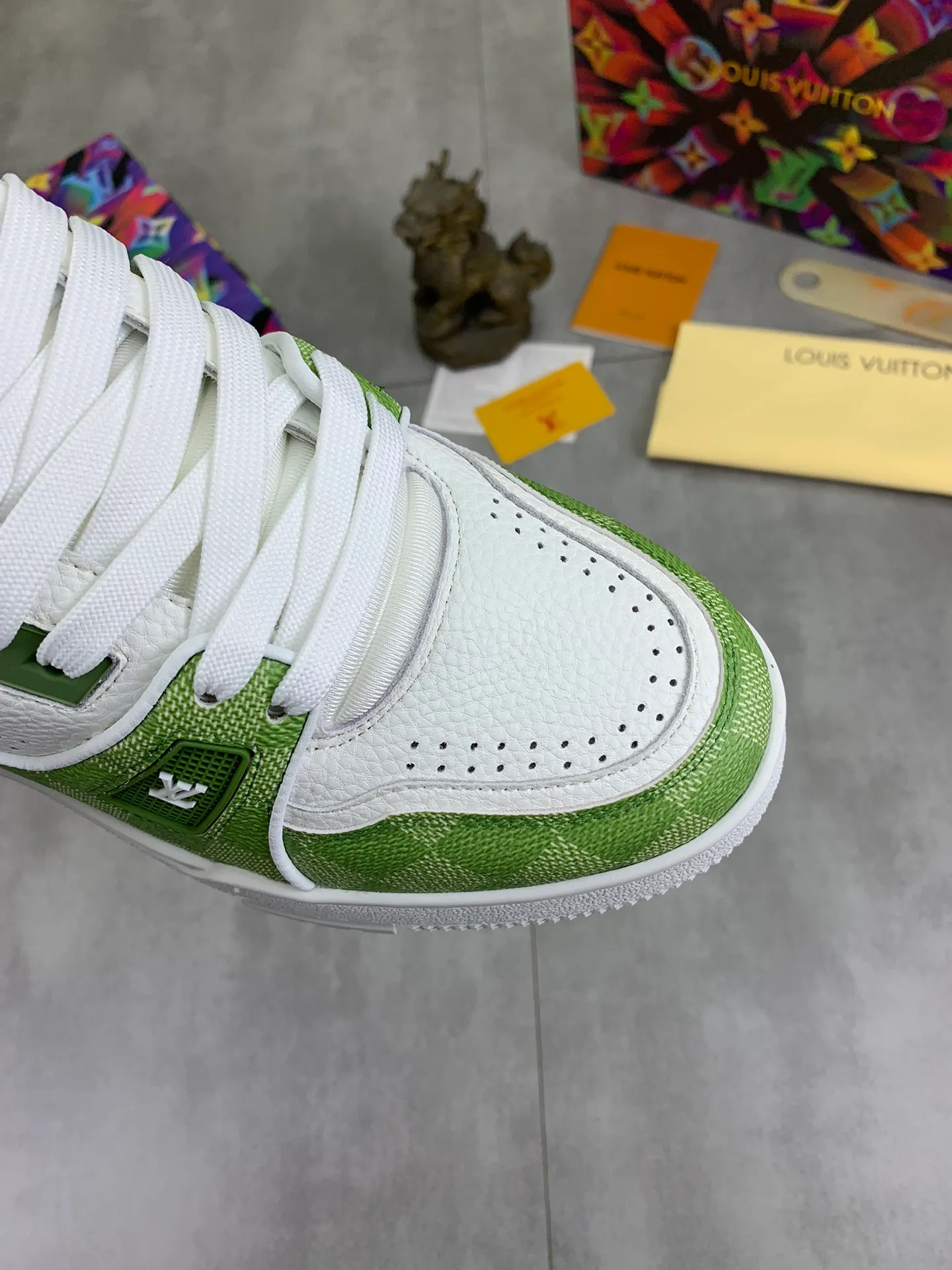 Men's shoes 💰P580 New style 💰💎💎Latest color High version 2025Louis*Vuitto* LV Traine Catwalk TRAINER outsole and fabric private model A shoe that definitely costs a lot of money and effort. This series was designed after the arrival of Vifgil. It is favored by many fans every season. Original TPU outsole Original packaging Men's size: 38-45 (46 can be customized) Color: 2️⃣ colors available (available from stock, super fast delivery)